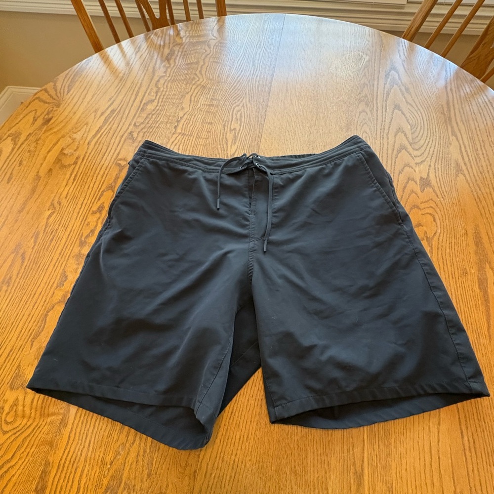 Ten Thousand Shorts Men’s L Black Foundation Short Board Swim Gym Zip Pocket
